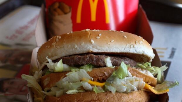 McDonald's saw a key sales figure drop in the U.S. again in February 2014, as the world's biggest hamburger chain struggles to beat back competition and adapt to changing eating habits.