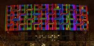 Norman McLaren wall to wall
