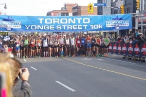 Toronto Yonge Street 10K starting line at Castlefield Avenue