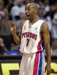 Chucky Atkins waves goodbye to Raptors