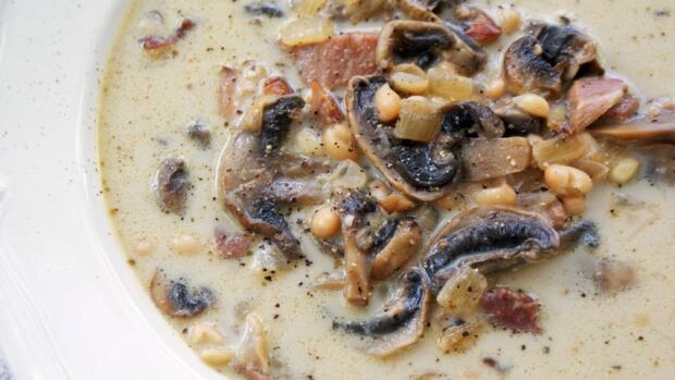 Ham and mushroom soup
