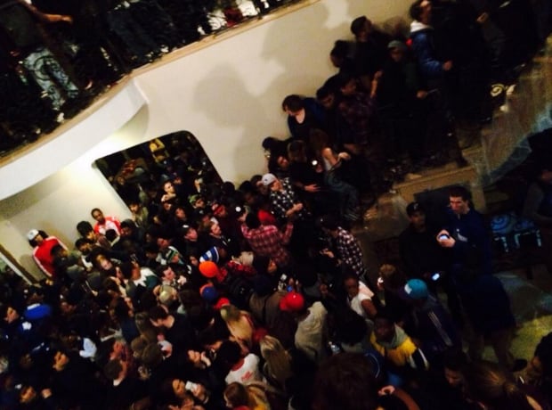 mansion-party1