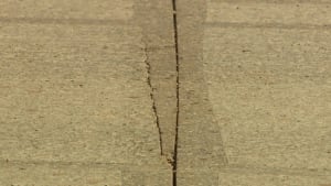 cracks highway 7