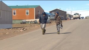 People smelling Iqaluit dump fire smoke