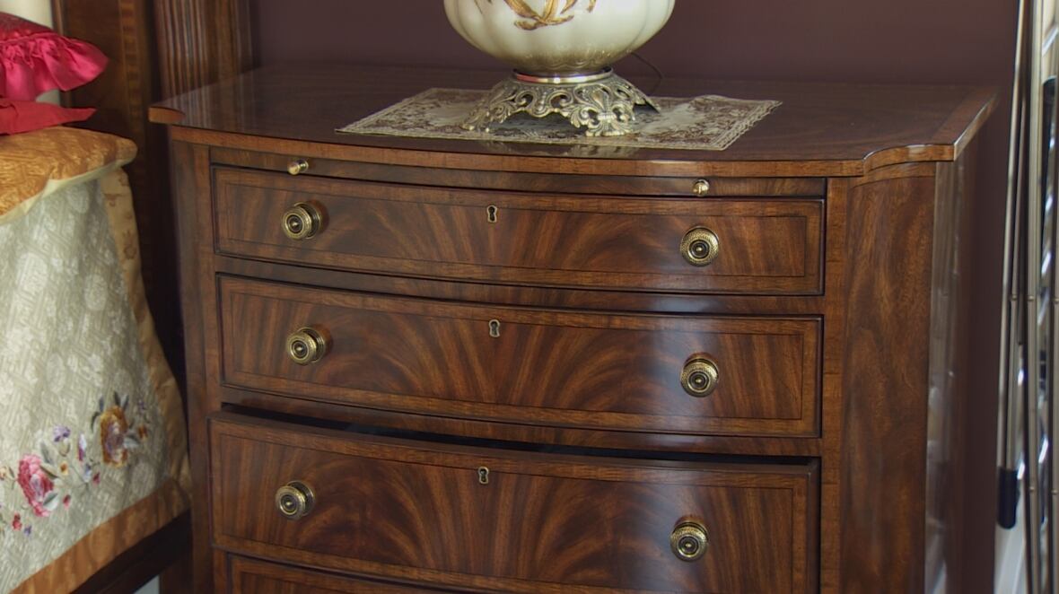 Formaldehyde in furniture caused ill effects, allege B.C. newlyweds