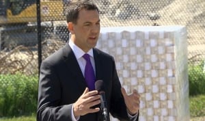 Hudak with fake money