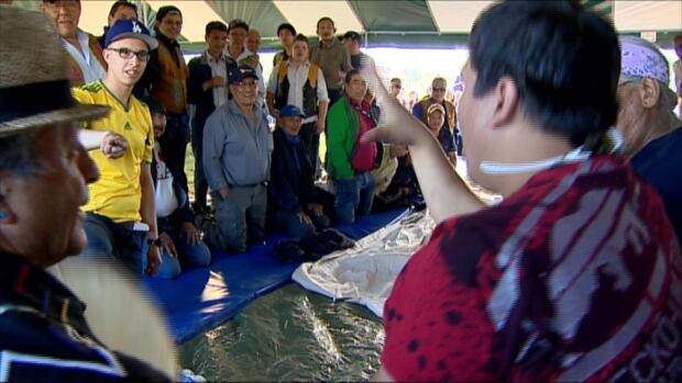 Dene hand games