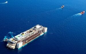 Costa Concordia towed Italy
