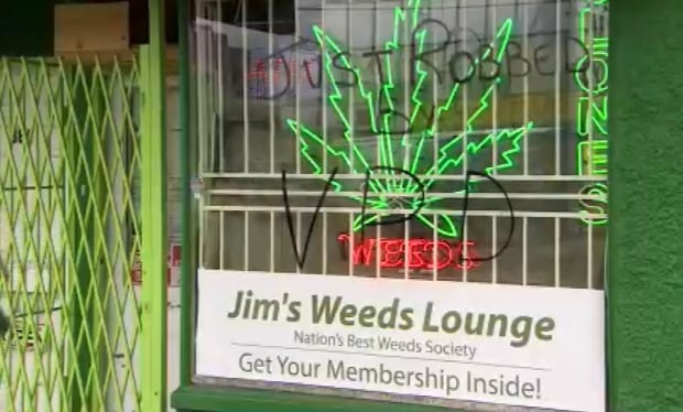 bc-140723-jim's-weeds-lounge