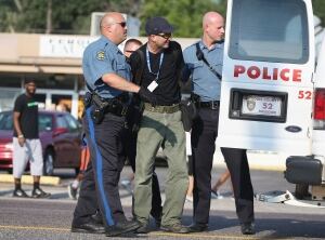 Getty photojournalist Scott Olson arrested in Ferguson, Missouri