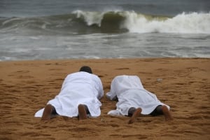 Liberia-ebola-Monrovia-Aug-20-2014-81223983-Church-of-Aladura-pray