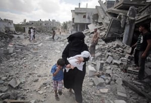 Mideast Gaza Trapped Under Fire