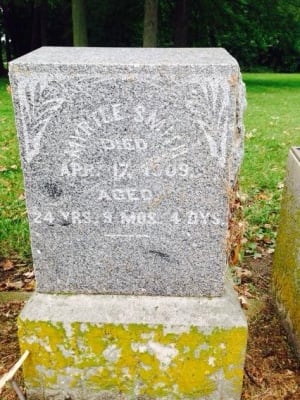 wdr-black-headstone