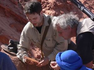 Nizar Ibrahim David Martill Spinosaurus fragment