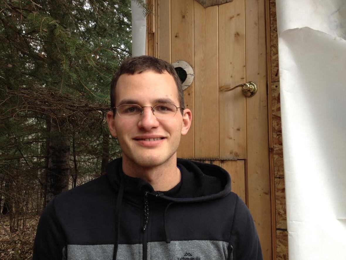 Thunder Bay Man Builds Tiny House Cbc News Thunder Bay Man Builds Tiny House Cbc News