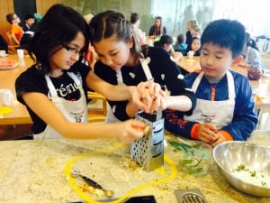 Diba Asadi, Nina Maile and Yeo Qi