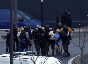 Paris hostage standoff ends