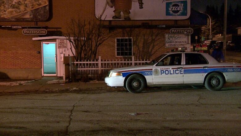 Homicide Police Probe Death In Southwest Calgary Cbc News Homicide Police Probe Death In Southwest Calgary Cbc News