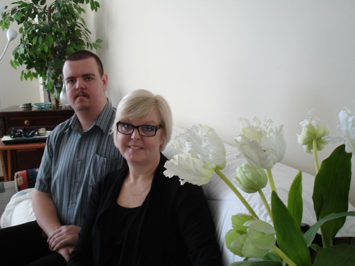 After layoffs, legal assistant turns to online business CBC News