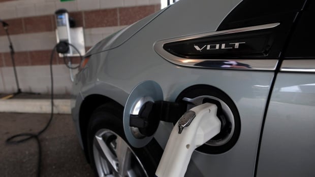 Ontario government ends electric and hydrogen vehicle incentive programs | CBC News
