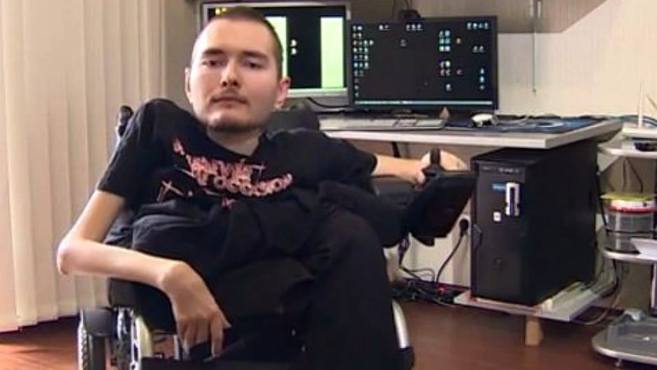 Russian computer scientist Valery Spiridinov is terminally ill, suffering from a degenerative muscle disease and confined to a wheel chair. He has volunteered to be a patient for the first ever head transplant.