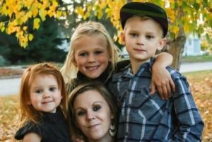 LaTasha Gosling and 3 children