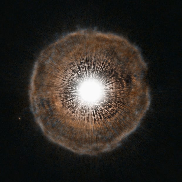 SPACE-HUBBLE July 7 2012 U Camelopardalis The Giraffe sputters