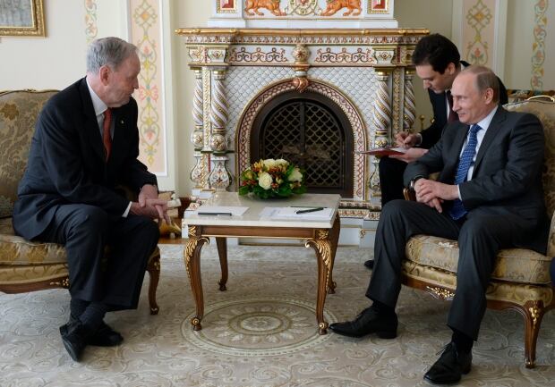 Chretien meets Putin in Russia