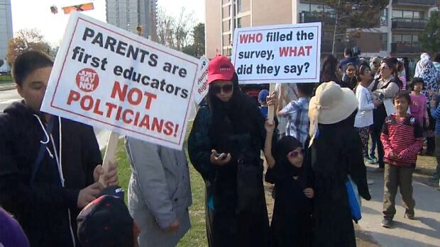 Toronto Thorncliffe Park protest