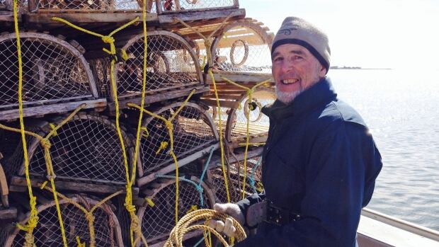 p-e-i-lobster-fishermen-set-their-traps-cbc-news