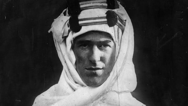 a biography of colonel te lawrence lawrence of arabia What lawrence managed to do is really be unmatched by any other warrior - richard reid, british firearms specialist lawrence of arabia, great britain's first special operative who built a fierce arab army to fight the powerful turkish ottoman empire and helped seal the allied victory in the. a biography of colonel te lawrence lawrence of arabia What lawrence managed to do is really be unmatched by any other warrior - richard reid, british firearms specialist lawrence of arabia, great britain's first special operative who built a fierce arab army to fight the powerful turkish ottoman empire and helped seal the allied victory in the.