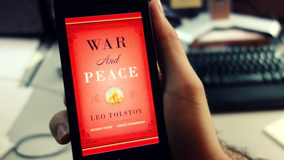 Tired of carrying around hefty books? Don't disregard your smartphone, says journalist Clive Thompson.