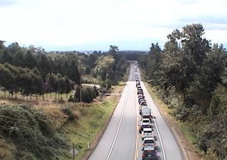 Border crossings waits up to 2 hours into U.S. from Lower Mainland