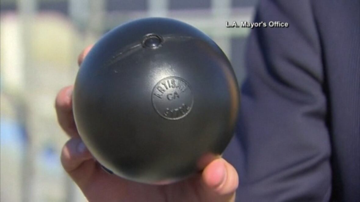 96 million 'shade balls' rolled into Los Angeles Reservoir as water