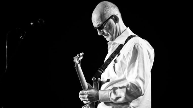 Rocker Kim Mitchell recovering after heart attack, manager says | CBC News
