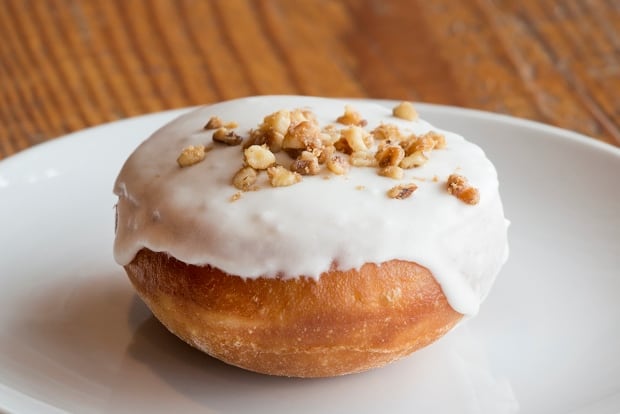 Lucky's doughnut Bismarck