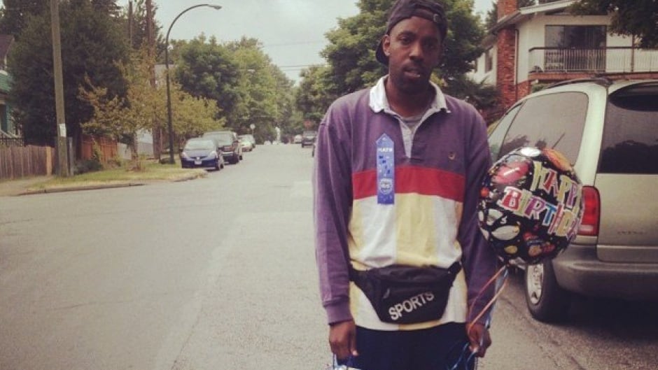 Clearly, Shad can rock the pack — but should fanny fashion make a mainstream comeback?