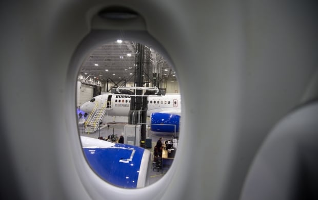 TRANSPORT BOMBARDIER/CS300