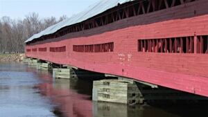 Félix-Gabriel-Marchand bridge Mansfield-et-Pontefract