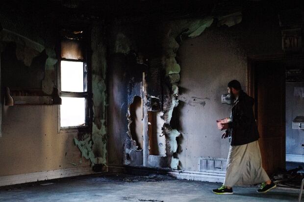 Mosque Fire 20151115