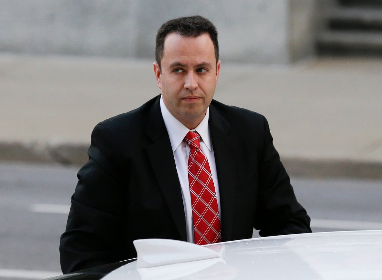 Jared Fogle, ex-Subway spokesman, sentenced to 15 years in prison | CBC News