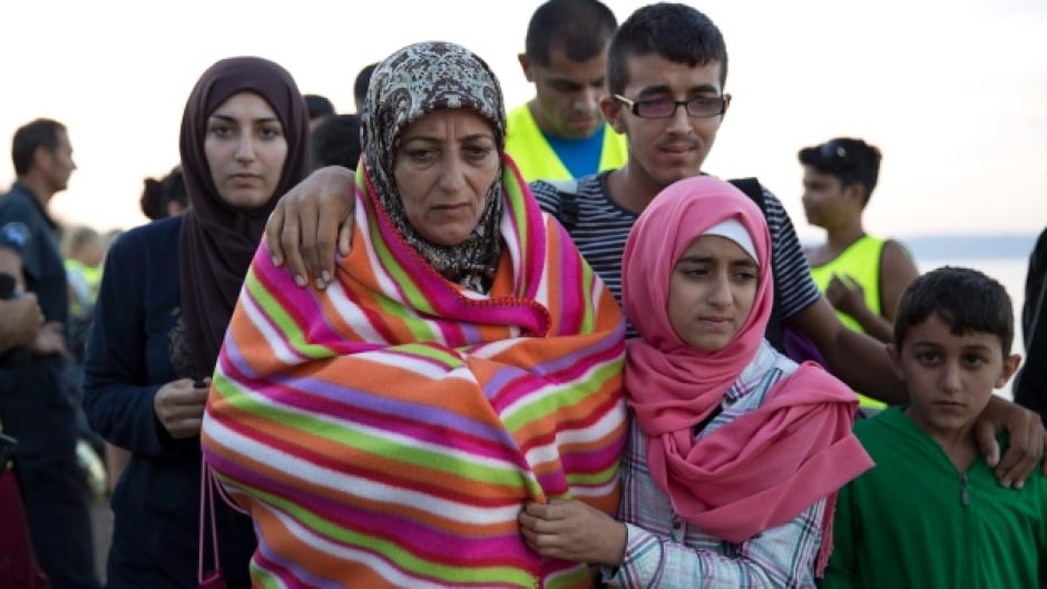 Syrian refugees arrive in Greece