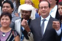 Okalik Eegeesiak and François Hollande