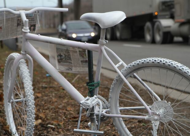 Ghost bike Claremont Access