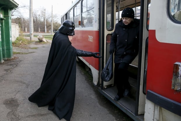 Darth Mykolaiovych Vader Ukraine Star Wars Dec 2015 helping hand