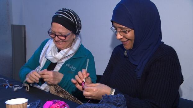 knitting for Syrian Refugees