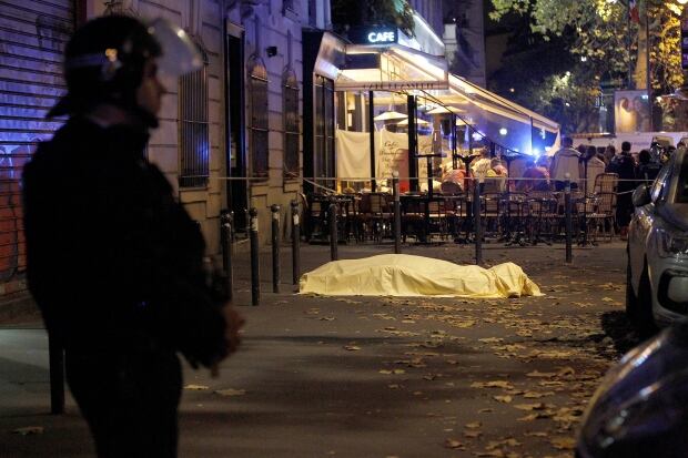 2015 photos of the year Paris attacks Nov 14 Bataclan body