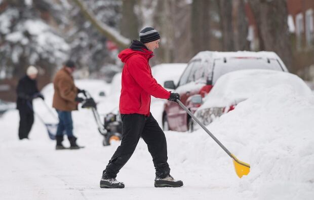 Winter Storm Clean Up 20151230