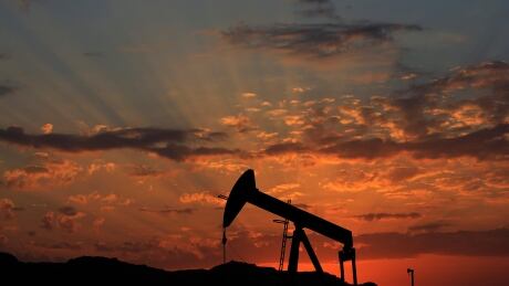 Oil tumbles nearly 20% from October high — but analysts expect a recovery