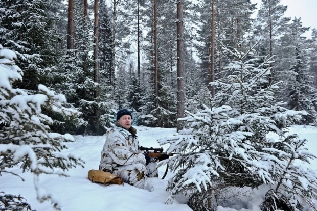 SWEDEN has lots of guns hunter in Jan 2011